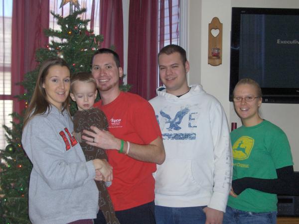 all the kids at Christmas. from left to right.  Oldest daughter,
grandson, SIL, Son, and youngest daughter.